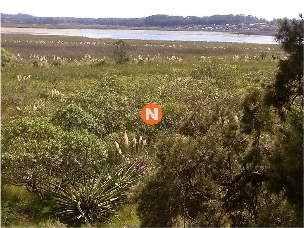 Casa Ref.209939 - Casa en Venta, Pinares, Punta del Este, 2 Dormitorios.