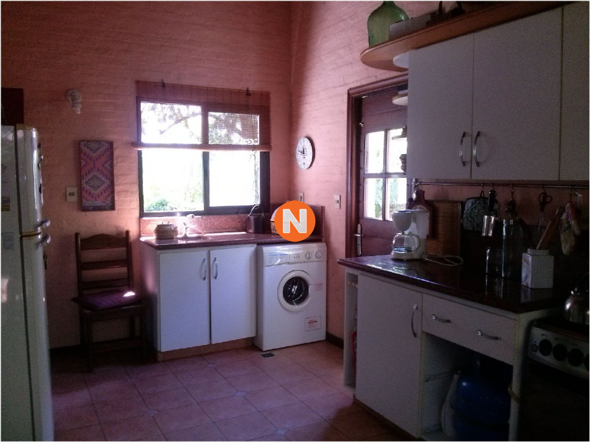 Casa Ref.209939 - Casa en Venta, Pinares, Punta del Este, 2 Dormitorios.