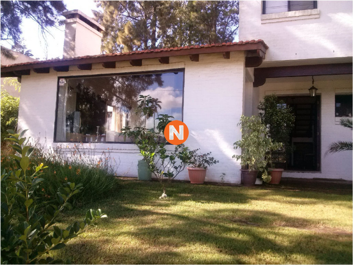 Casa Ref.209939 - Casa en Venta, Pinares, Punta del Este, 2 Dormitorios.