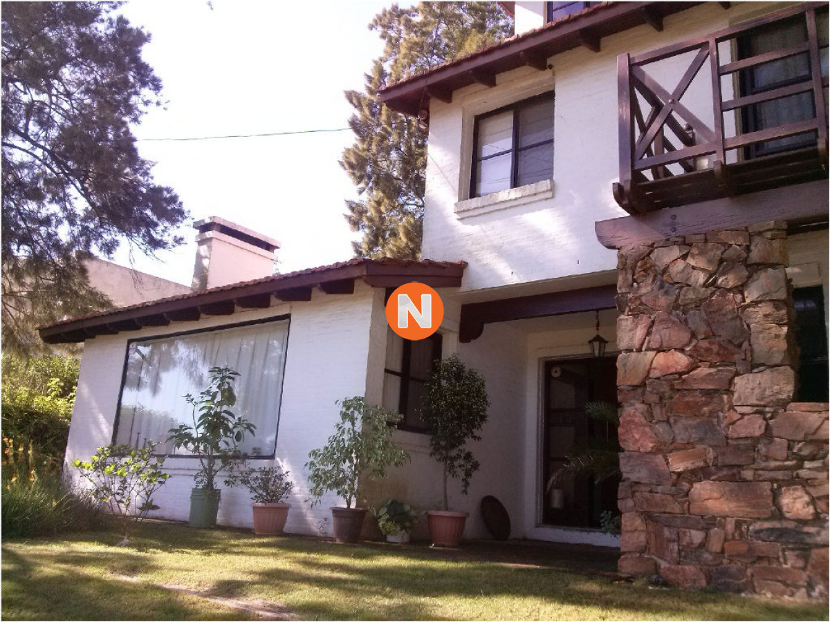 Casa Ref.209939 - Casa en Venta, Pinares, Punta del Este, 2 Dormitorios.