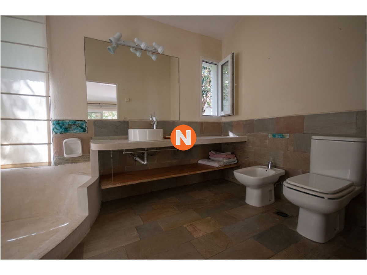 Casa Ref.209956 - Casa en Venta, Mansa, Punta del Este, 4 Dormitorios.