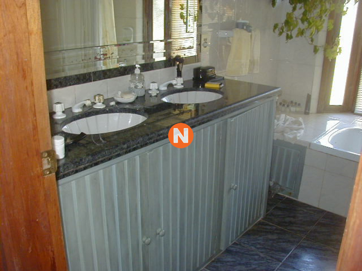 Casa Ref.205872 - Casa en Venta y Alquiler, Rincón del Indio, Punta del Este, 3 Dormitorios.