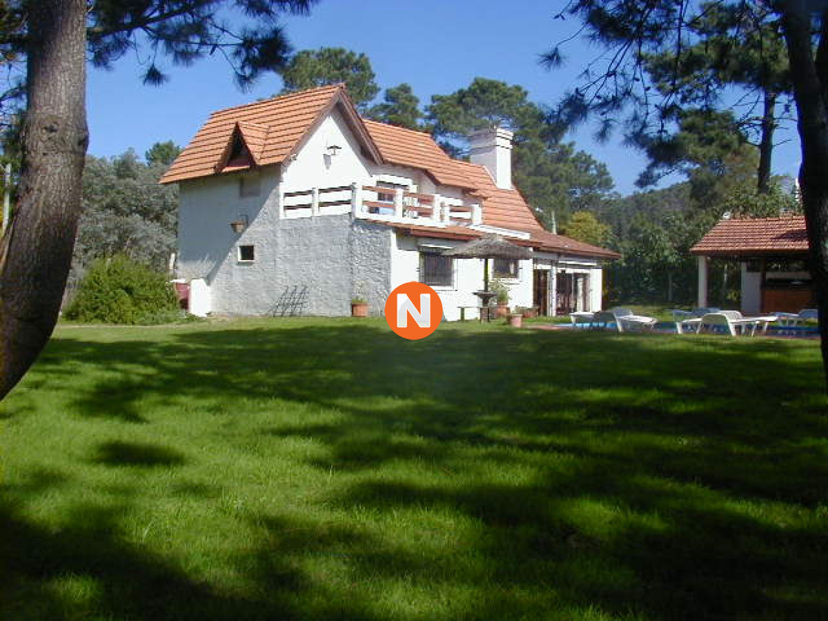 Casa Ref.205872 - Casa en Venta y Alquiler, Rincón del Indio, Punta del Este, 3 Dormitorios.
