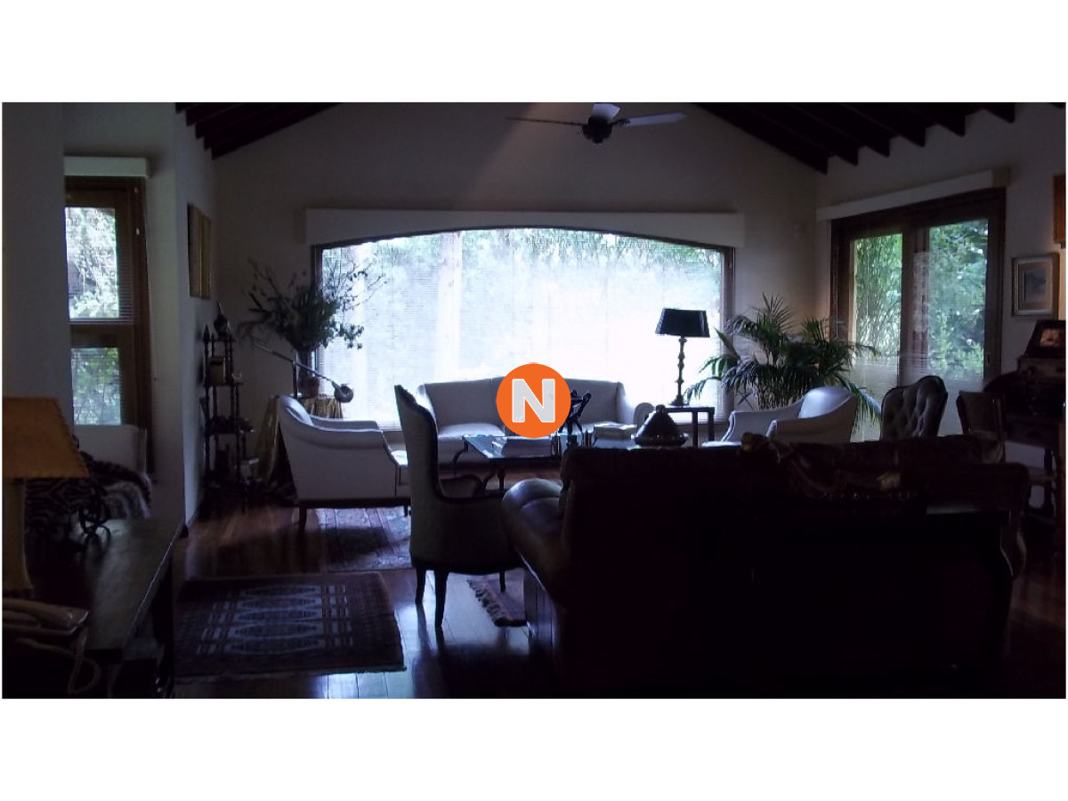 Casa Ref.206093 - Casa en Venta, Pinares, Punta del Este, 5 Dormitorios.