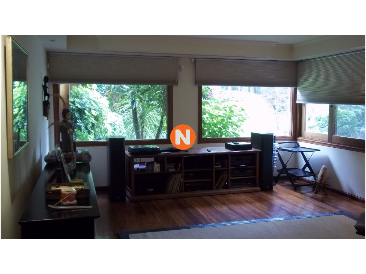 Casa Ref.206093 - Casa en Venta, Pinares, Punta del Este, 5 Dormitorios.