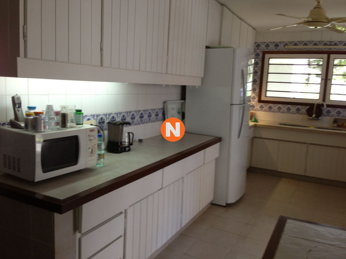 Casa Ref.206361 - Casa en Venta y Alquiler, Golf, Punta del Este, 5 Dormitorios.