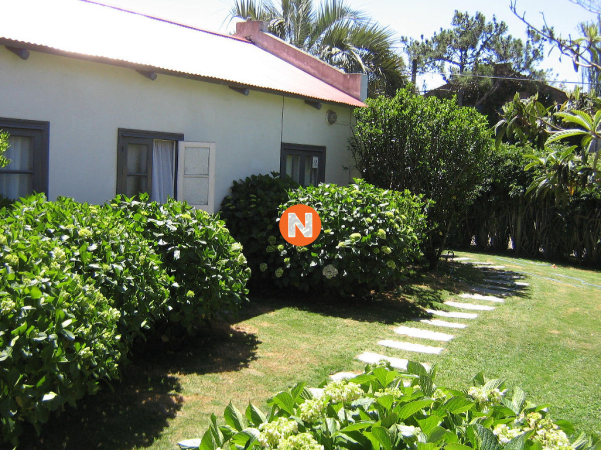 Casa Ref.206402 - Casa en Venta y Alquiler, La Barra, La Barra, 4 Dormitorios.