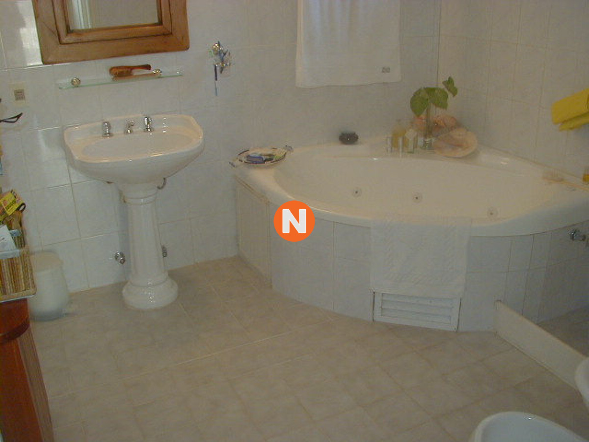 Casa Ref.205000 - Casa en Venta, Mansa, Punta del Este, 4 Dormitorios.