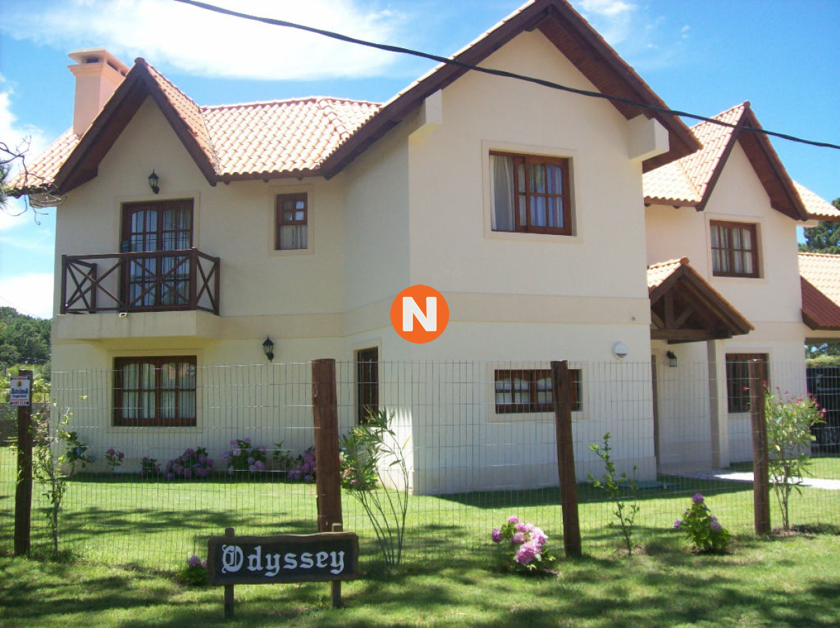 Casa Ref.206935 - Casa en Venta y Alquiler, Rincón del Indio, Punta del Este, 4 Dormitorios.