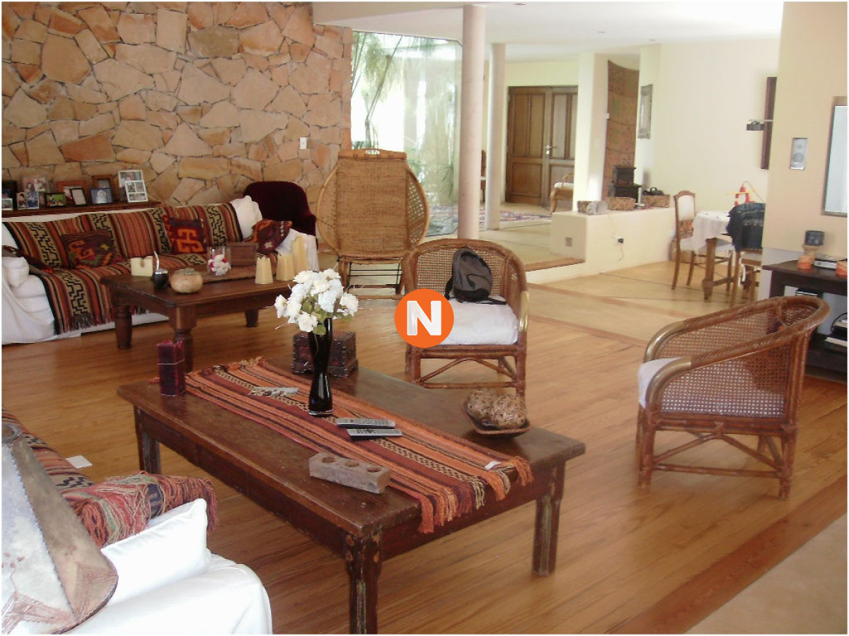 Casa Ref.206952 - Casa en Venta y Alquiler, San Rafael, Punta del Este, 4 Dormitorios.
