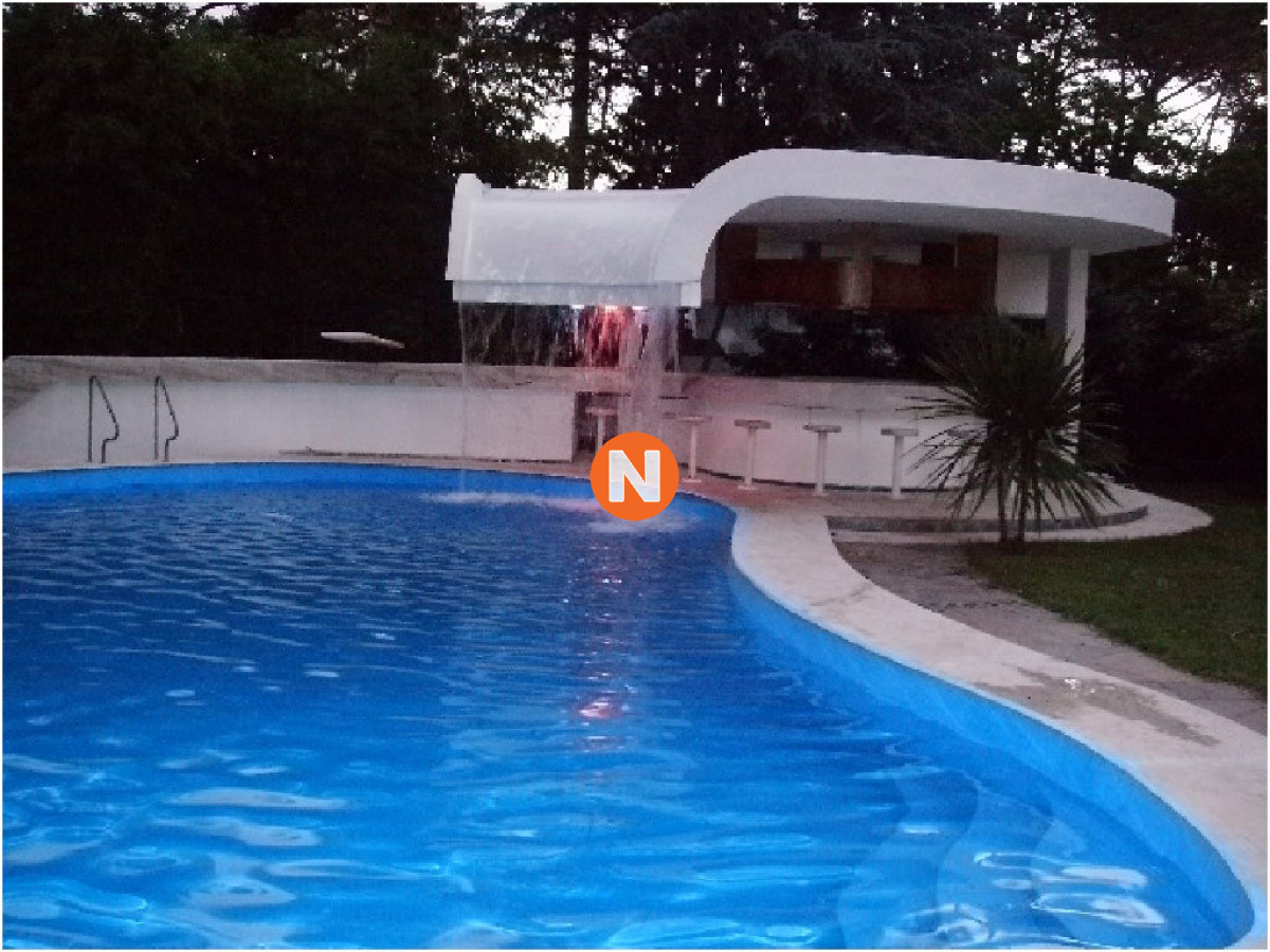 Casa Ref.207017 - Casa en Venta y Alquiler, San Rafael, Punta del Este, 5 Dormitorios.
