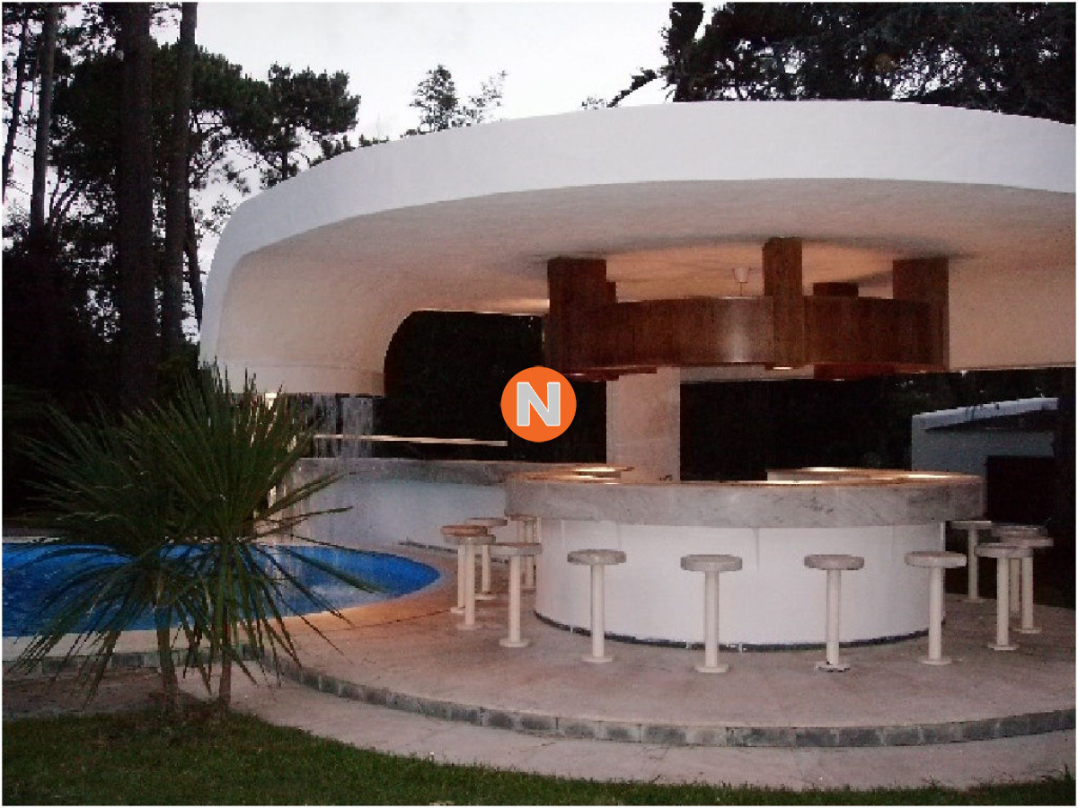 Casa Ref.207017 - Casa en Venta y Alquiler, San Rafael, Punta del Este, 5 Dormitorios.