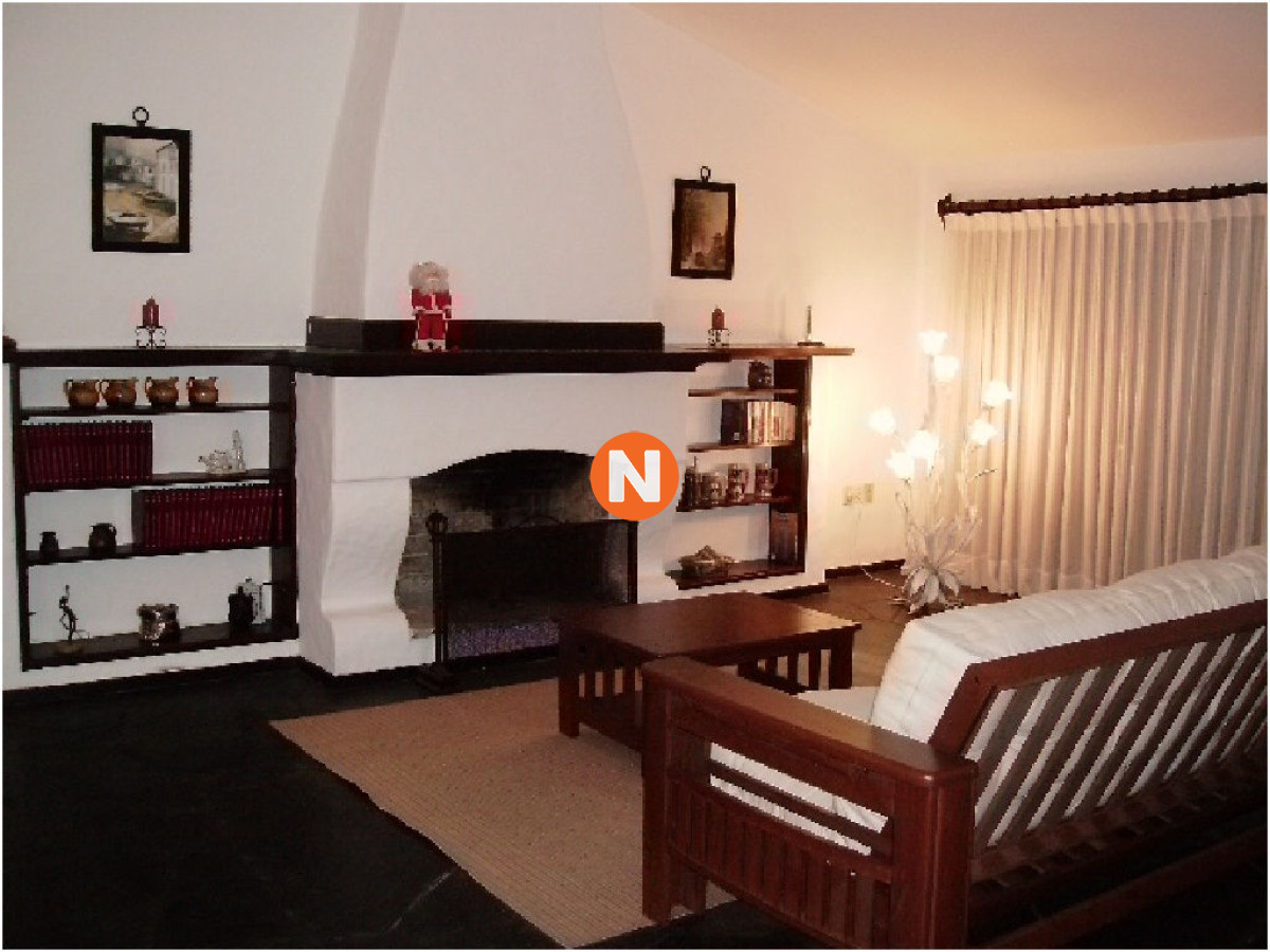 Casa Ref.207017 - Casa en Venta y Alquiler, San Rafael, Punta del Este, 5 Dormitorios.
