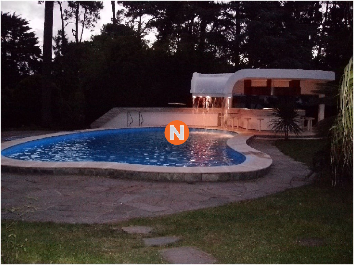 Casa Ref.207017 - Casa en Venta y Alquiler, San Rafael, Punta del Este, 5 Dormitorios.