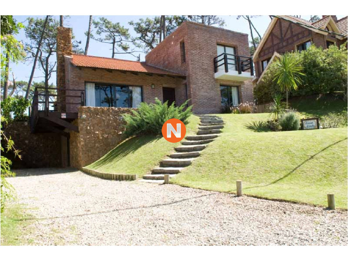 Casa Ref.207114 - Casa en Venta, Pinares, Punta del Este, 3 Dormitorios.