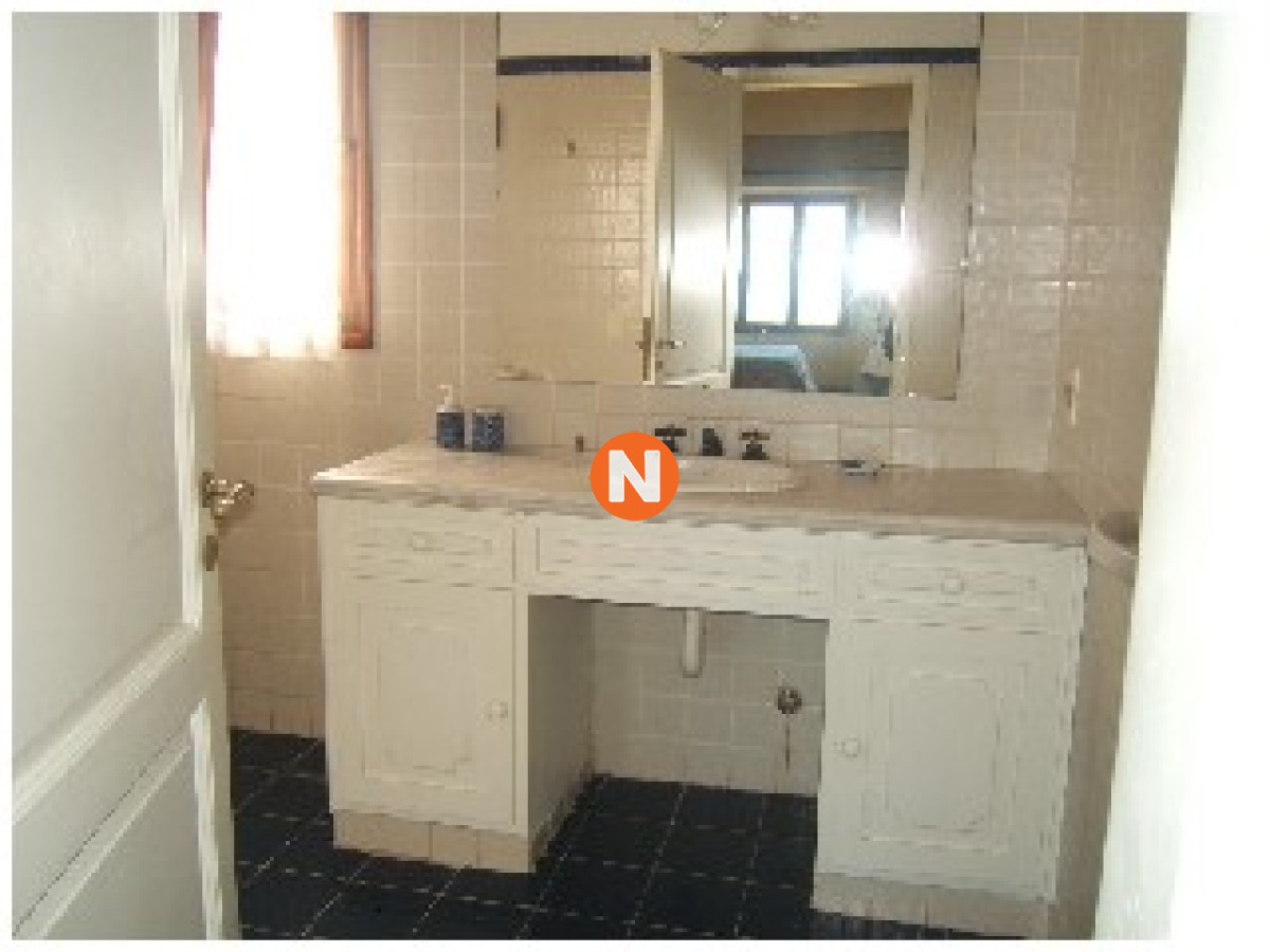 Casa Ref.207151 - Casa en Alquiler, La Barra, 4 Dormitorios.