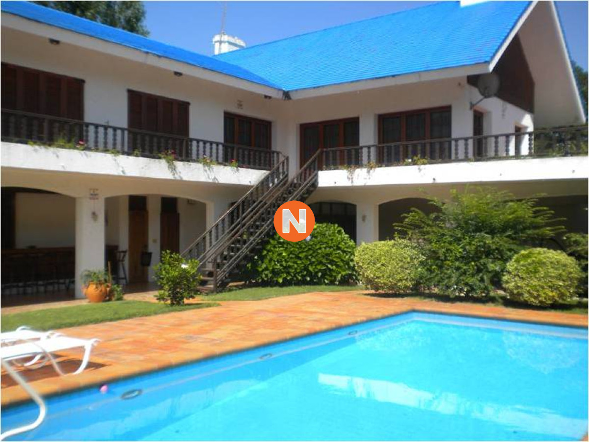 Casa Ref.207195 - Casa en Venta y Alquiler, Golf, Punta del Este, 6 Dormitorios.