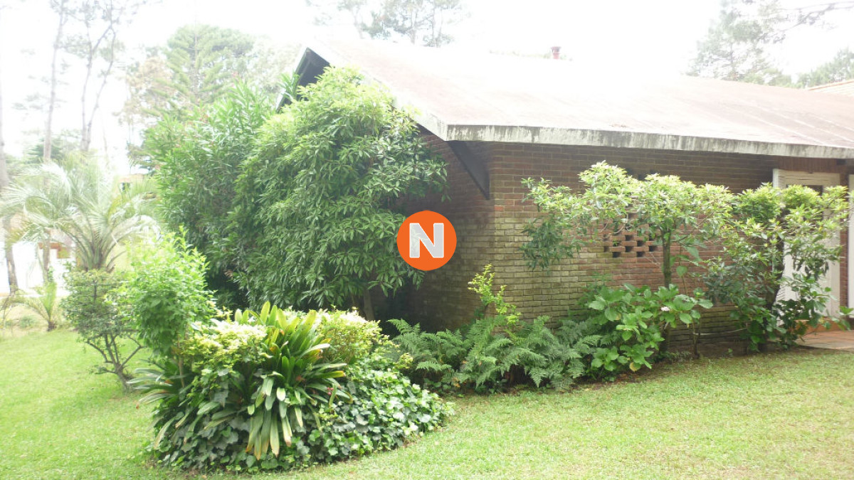 Casa Ref.205036 - Casa en Venta y Alquiler, San Rafael, Punta del Este, 3 Dormitorios.