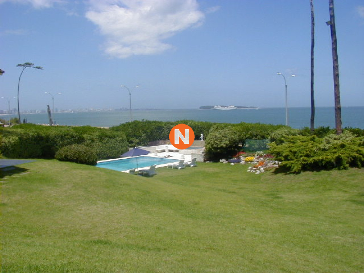 Casa Ref.205047 - Casa en Venta y Alquiler, Pinares, Punta del Este, 5 Dormitorios.