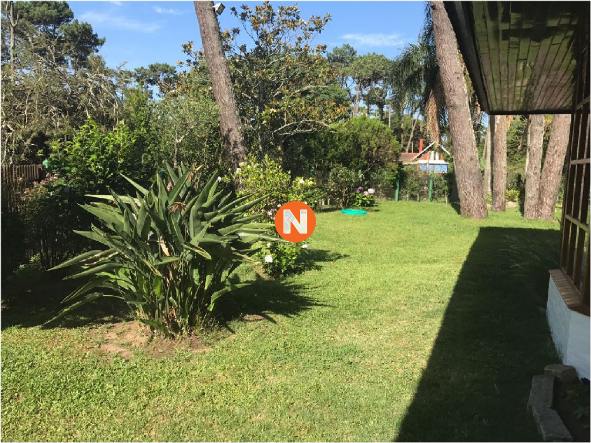 Casa Ref.205061 - Casa en VENTA, y alquiler San Rafael, Punta del Este, 5 Dormitorios.