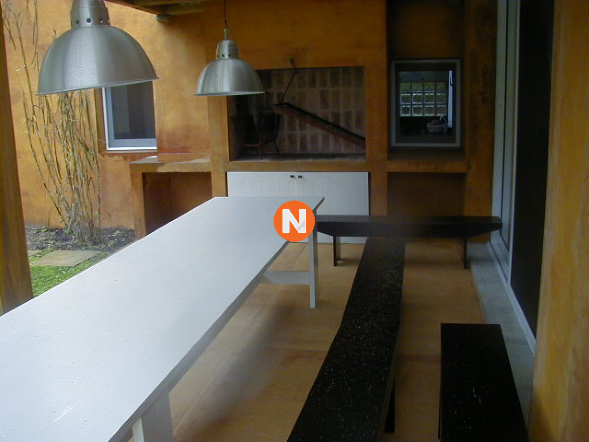Casa Ref.205143 - Casa en Alquiler, Manantiales, Manantiales, 4 Dormitorios.