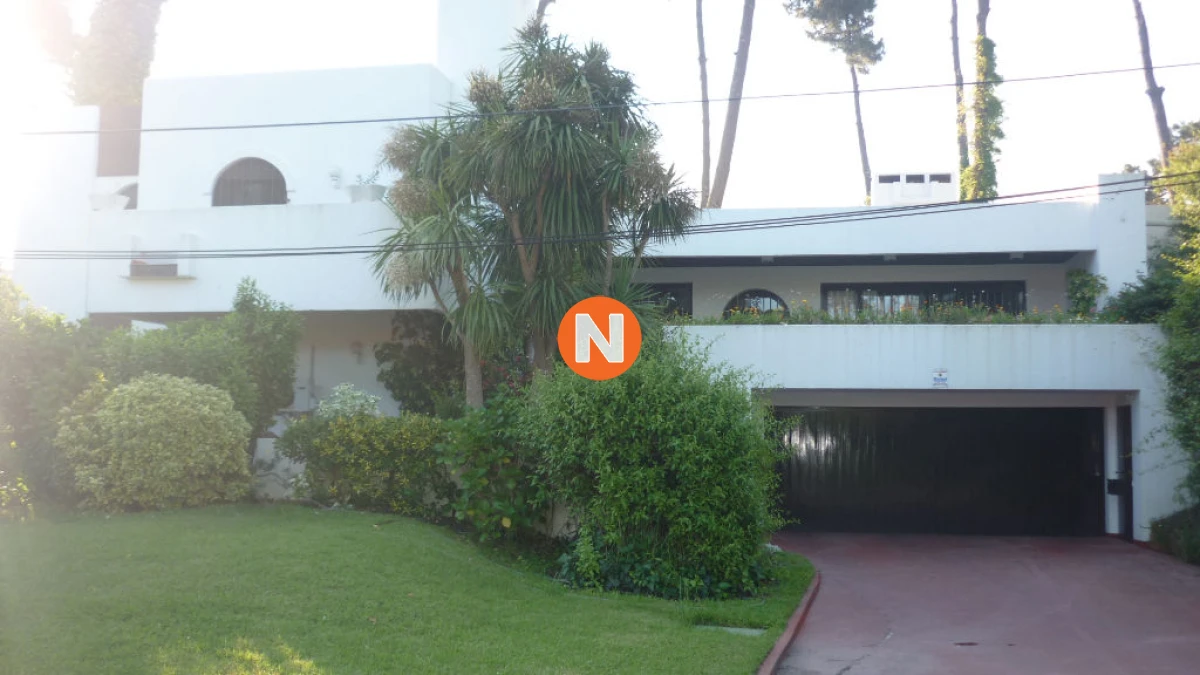 Casa Ref.205225 - Casa en Venta Lugano, Punta del Este, 6 Dormitorios.