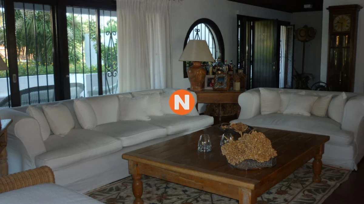 Casa Ref.205225 - Casa en Venta Lugano, Punta del Este, 6 Dormitorios.