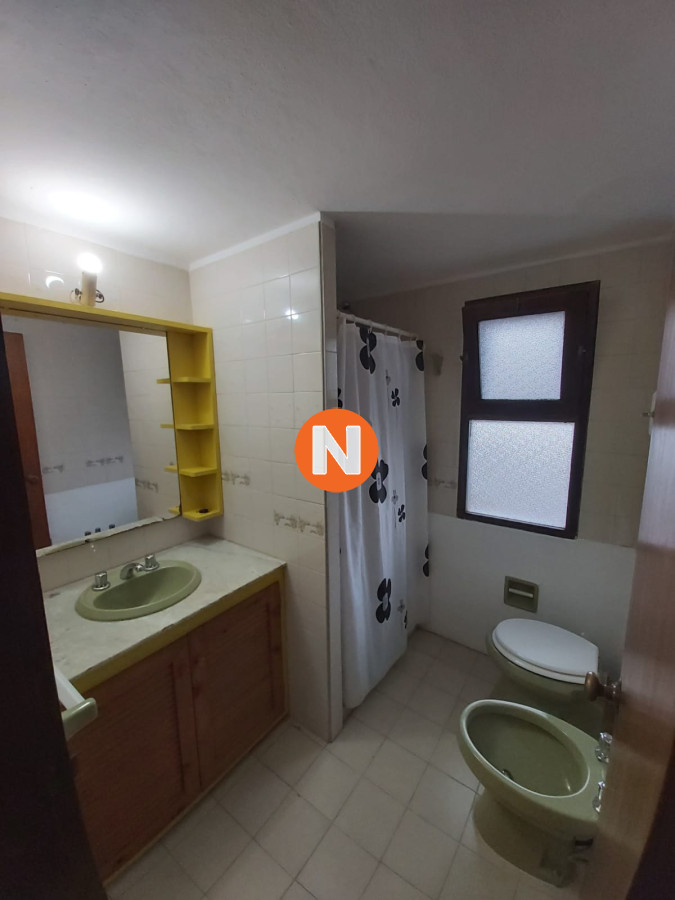 Casa Ref.221389 - Venta de Casa 5 Dormitorios En Pinares Punta del Este 