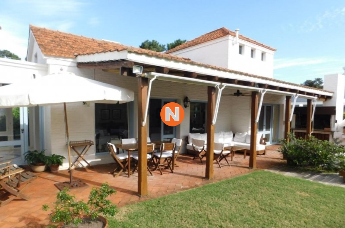 Casa Ref.218030 - Casa a la Venta, 4 dormitorios, La Barra