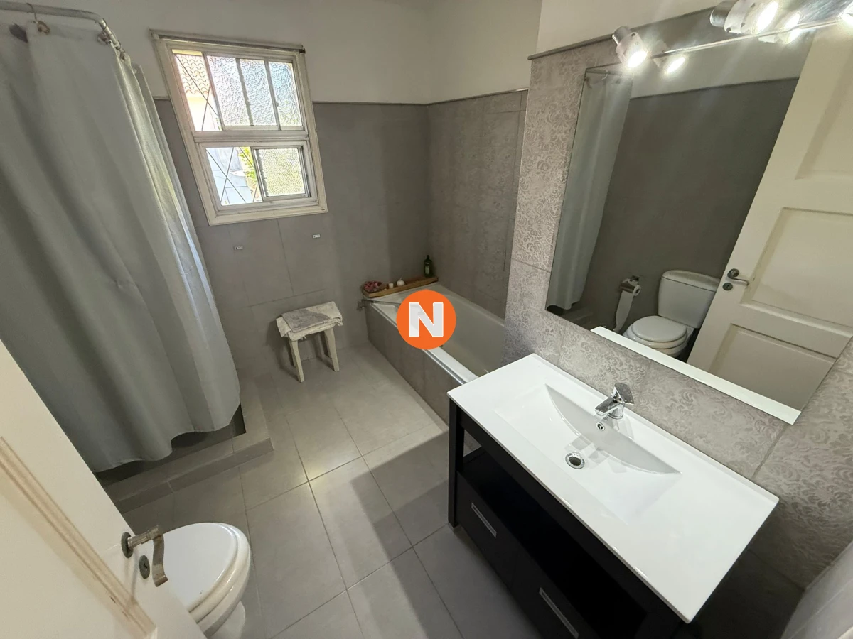 Casa Ref.223109 - Casa a una cuadra del mar en Venta