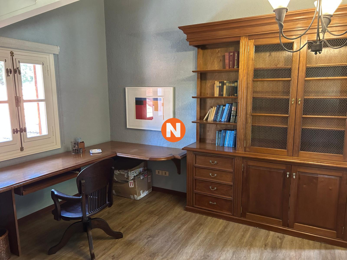 Casa Ref.224064 - Un Oasis de Elegancia en el Corazón del Golf de Punta del Este