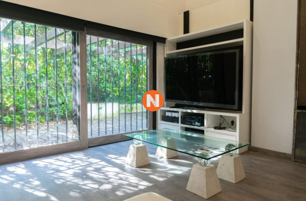 Casa Ref.221820 - Casa en Venta, 4 dormitorios