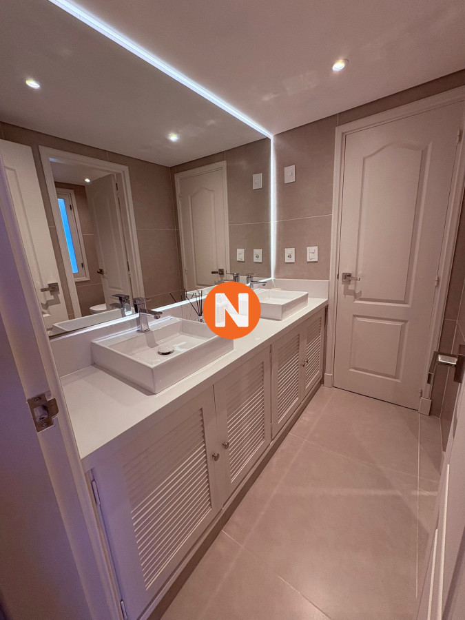 Casa Ref.216497 - Casa en venta en Punta del este!