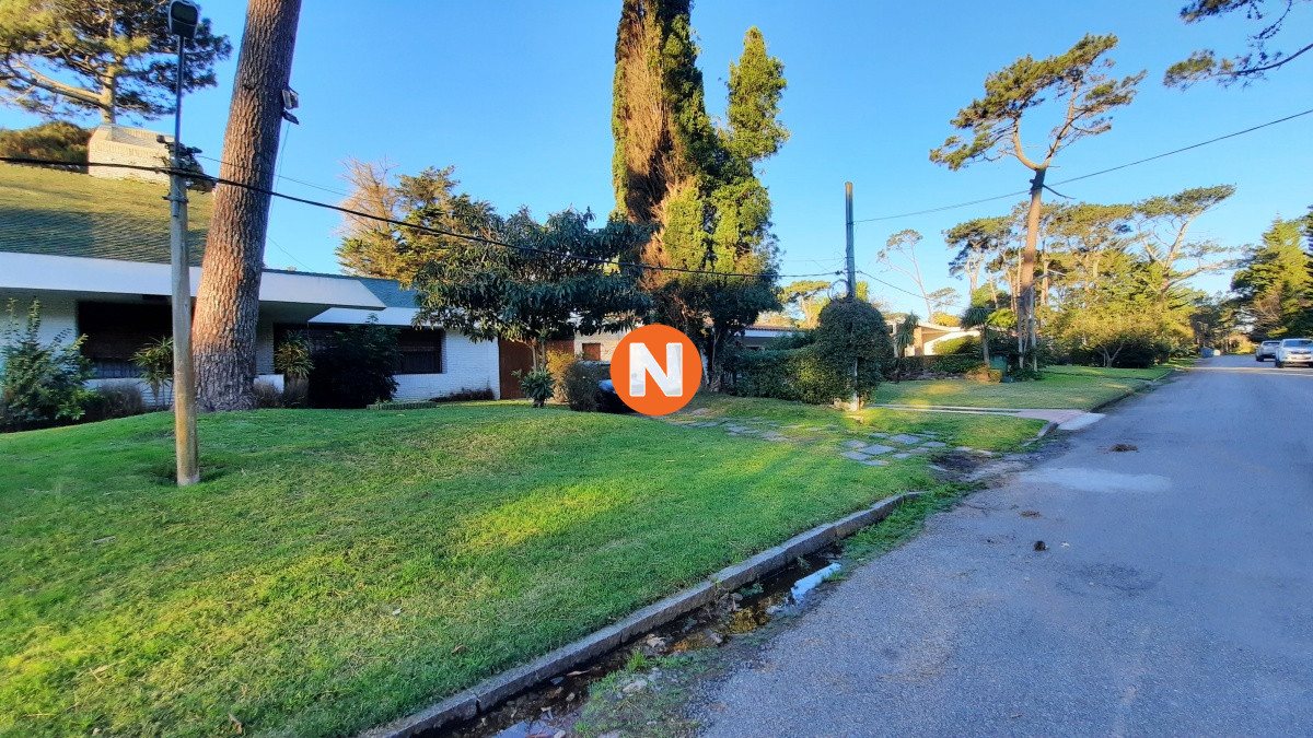 Casa Ref.207944 - CASA EN VENTA EN MANSA PUNTA DEL ESTE 5 DORMITORIOS 