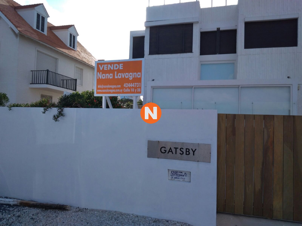 Casa Ref.209920 - Casa a la venta , Península PRIMERA LINEA  , Punta del Este, 4 Dormitorios.