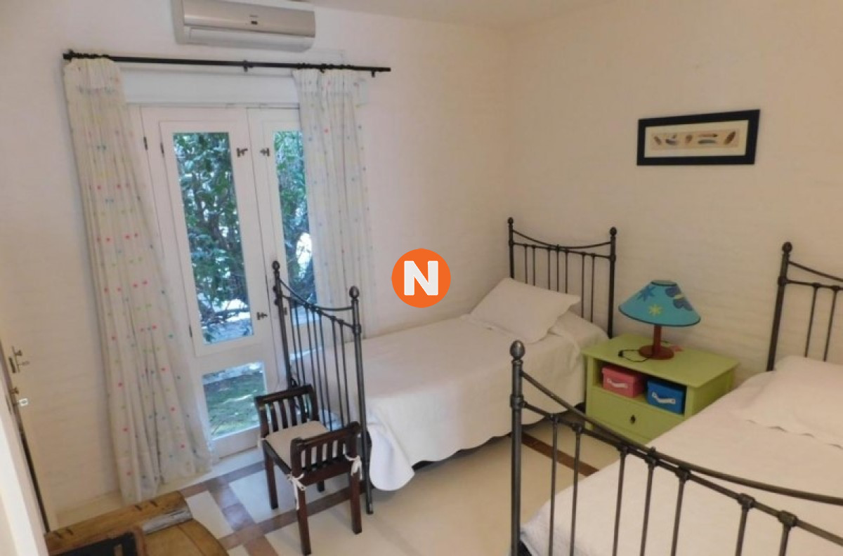 Casa Ref.218030 - Casa a la Venta, 4 dormitorios, La Barra