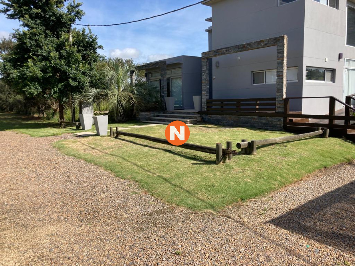 Casa Ref.214376 - Gran oportunidad en Pueblo San Vicente. venta , alquiler anual