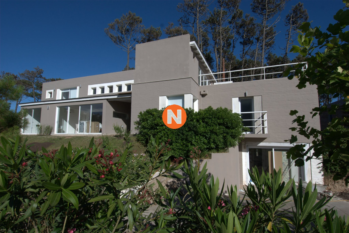 Casa Ref.209236 - Casa en Venta y Alquiler, Laguna Blanca, La Barra, 4 Dormitorios.