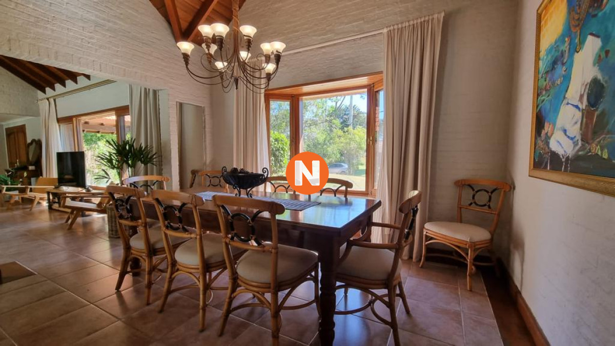 Casa Ref.205699 - Casa en Alquiler, Beverly Hills, Punta del Este, 5 Dormitorios.