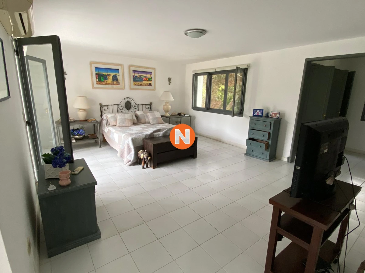 Casa Ref.205176 - Casa en Venta y Alquiler, Rincón del Indio, Punta del Este, 4 Dormitorios.