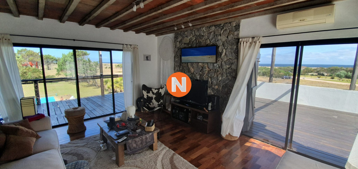 Casa Ref.219002 - Casa en venta de 4 dormitorios en Jose Igancio 