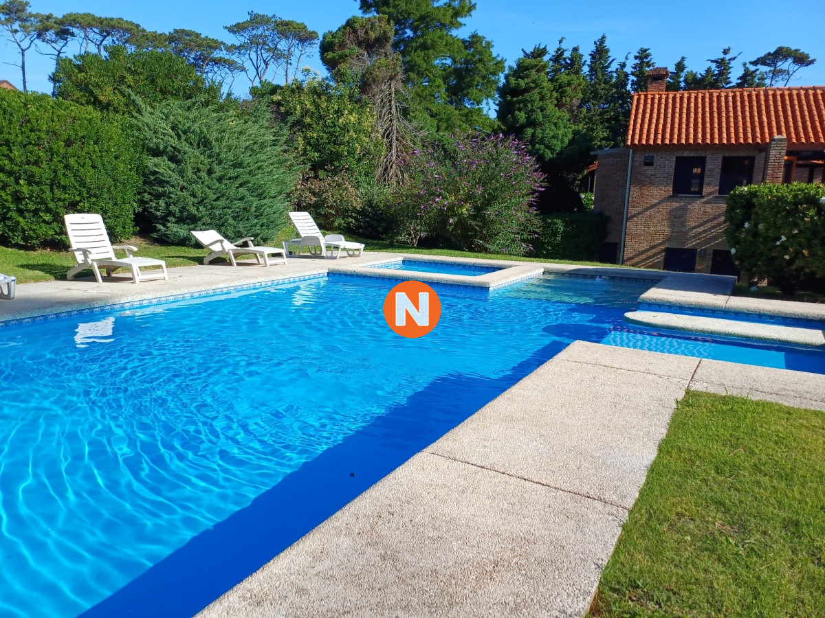 Casa Ref.219052 - Magnífica Residencia a metros de la Playa Mansa