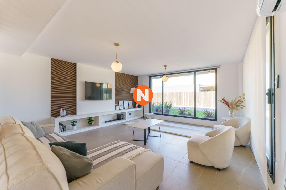 Casa Ref.225537 - Venta de Casa 3 Dorm. 3 Baños en Punta Ballena, Maldonado