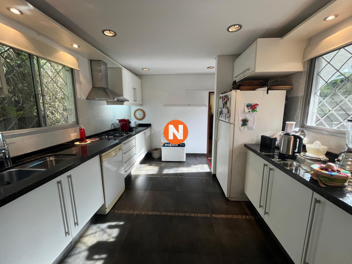 Casa Ref.223861 - Venta de casa de 4 dormitorios en Cantegril