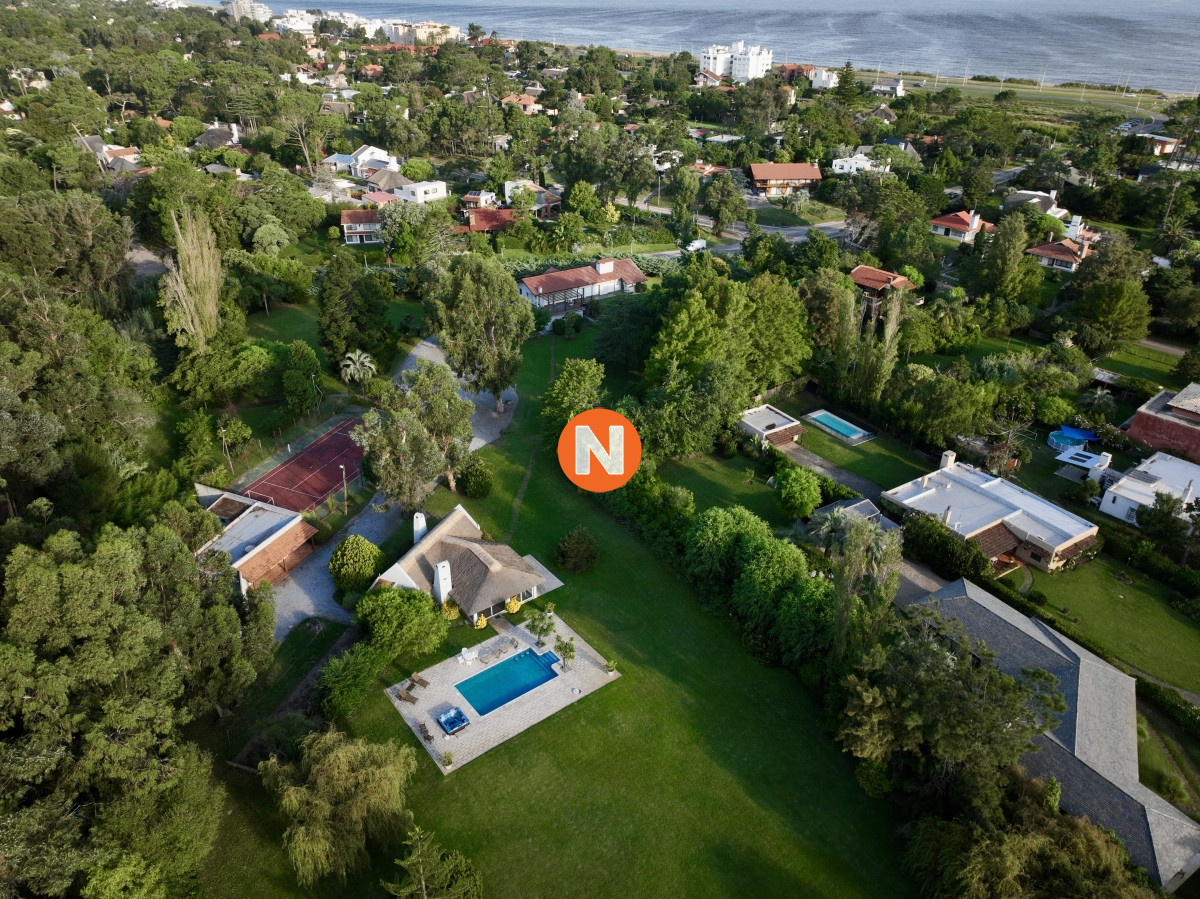 Casa Ref.209609 - Casa en Venta, Pinares, Punta del Este, 4 Dormitorios.