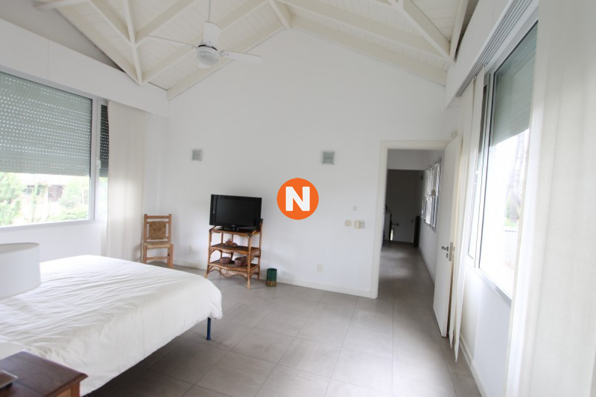 Casa Ref.223501 - Casa en Venta, La Barra, 5 dormitorios