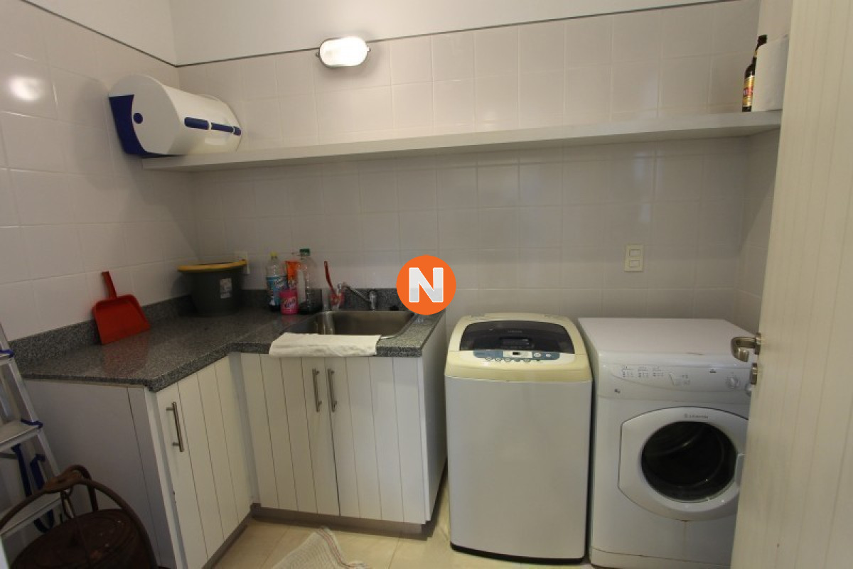 Casa Ref.223501 - Casa en Venta, La Barra, 5 dormitorios