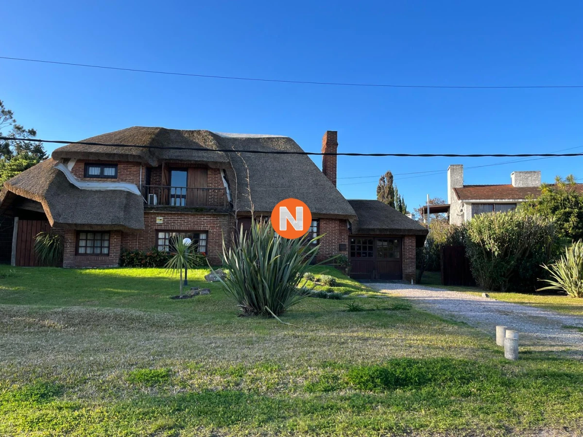 Casa Ref.223811 - Venta de casa de 4 dormitorios en Pinares