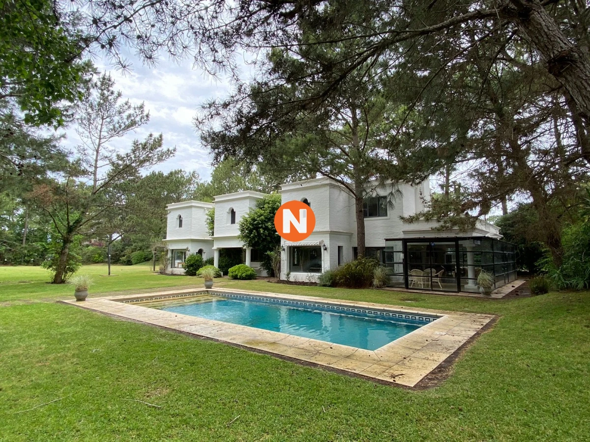 Casa Ref.205176 - Casa en Venta y Alquiler, Rincón del Indio, Punta del Este, 4 Dormitorios.