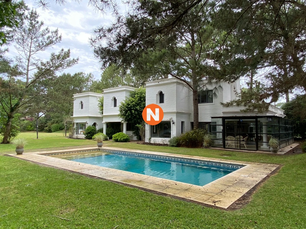 Casa Ref.205176 - Casa en Venta y Alquiler, Rincón del Indio, Punta del Este, 4 Dormitorios.